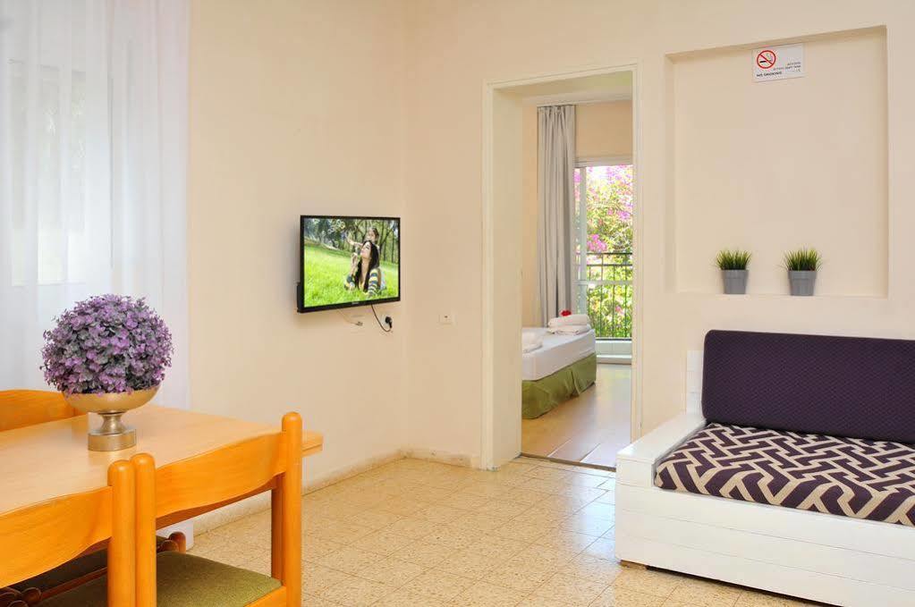 Travel Hotel Eilon Elon Екстериор снимка