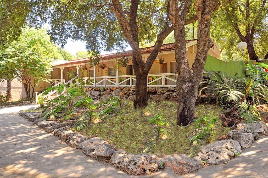 Travel Hotel Eilon Elon Екстериор снимка